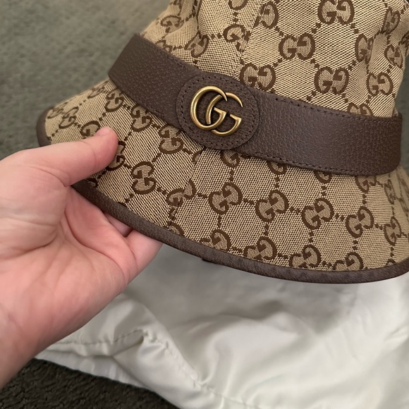 GUCCI MONOGRAM BUCKET HAT - Picture 4 of 9